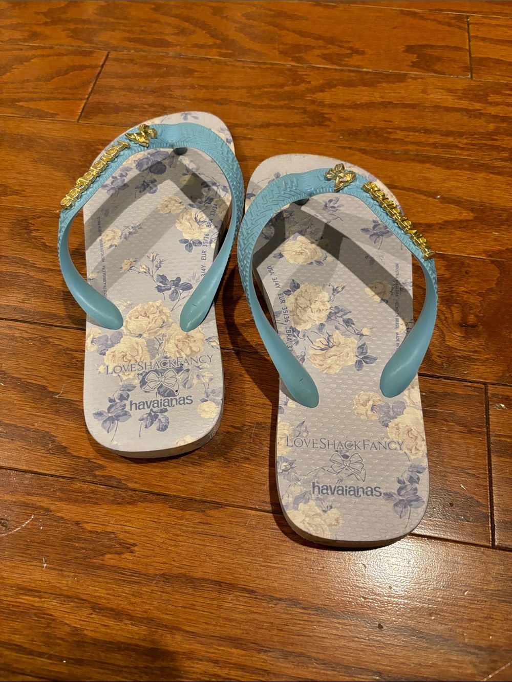 Havaianas Kids Floral Flip Flops in Light Blue and Gold - Picture 5 of 5